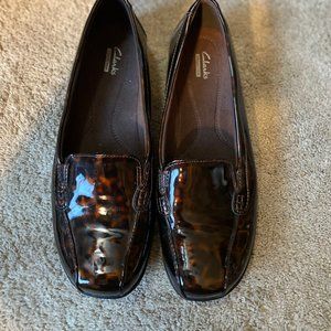 Clarks size 10 W Loafers